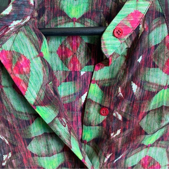 Sacada Abstract Red Green Long Sleeve Button Up Top Size Small - Picture 6 of 15